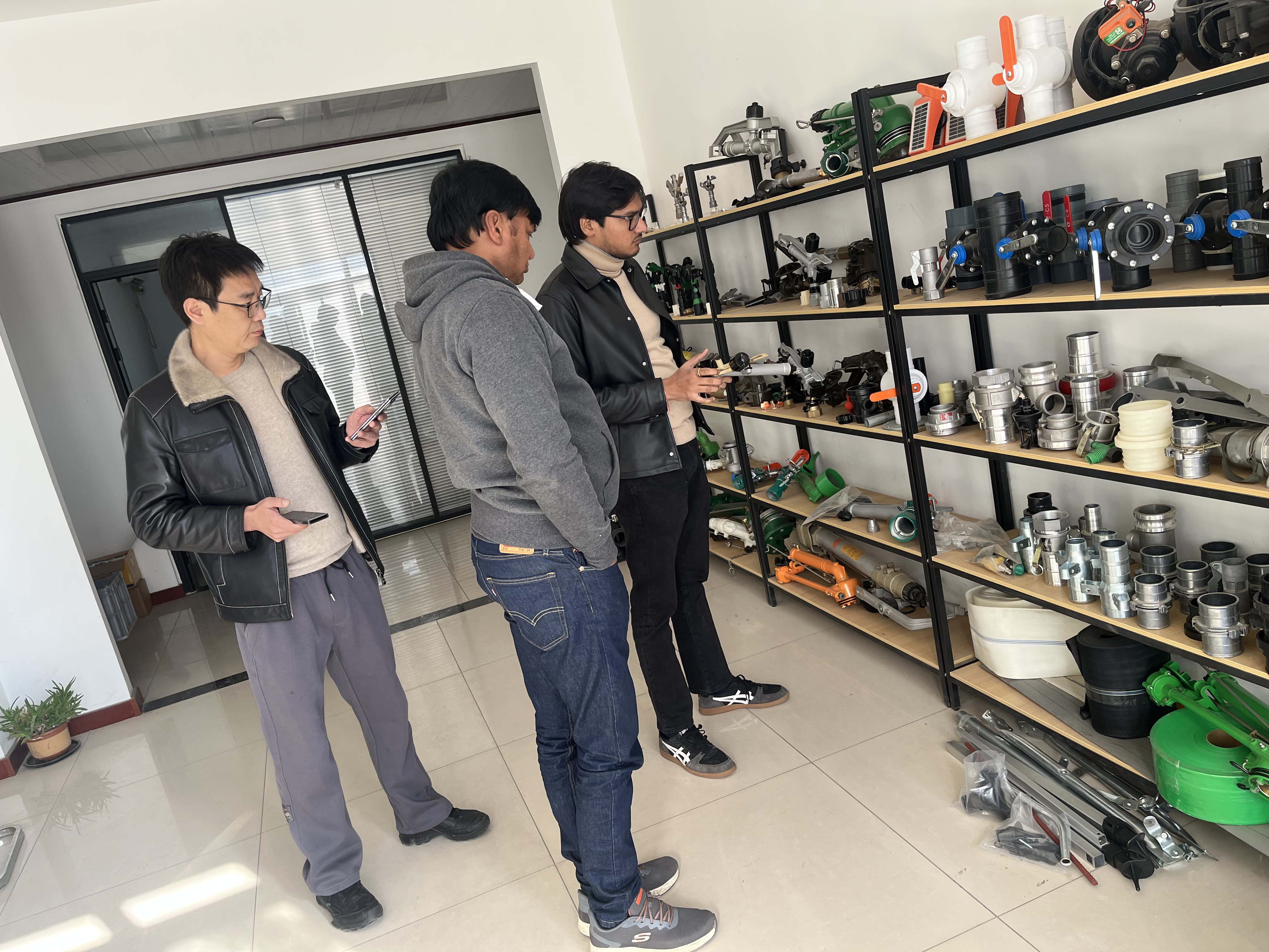 大兴NS40 涡轮喷枪获客户青睐 洽谈批量合作